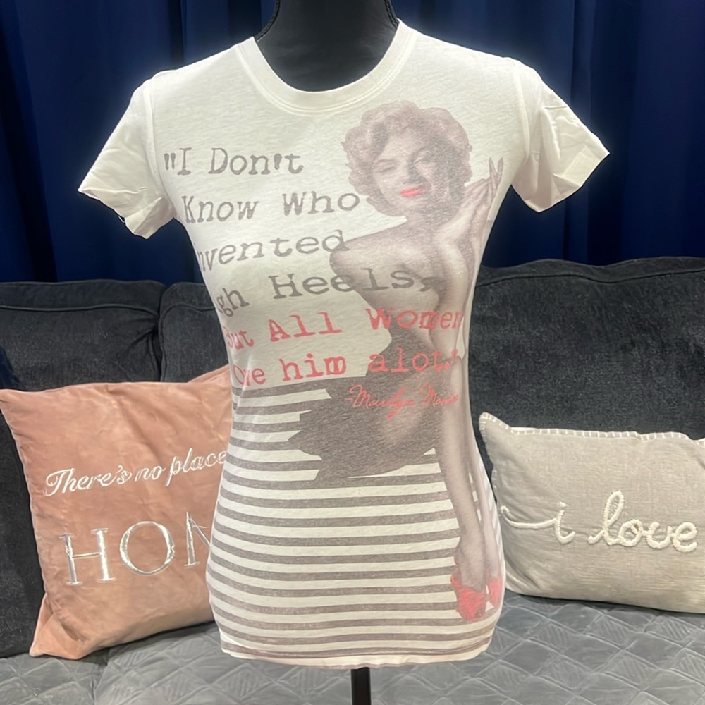 NWOT Marilyn Monroe Tee Size M